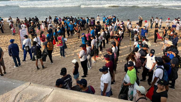 Más de 750 personas participaron en la jornada de limpieza organizada por Gran Acuario Mazatlán Mar de Cortés.