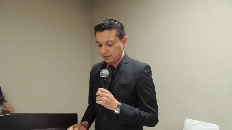 Jesús Bustamante Rivera rinde protesta como nuevo presidente de la Asociación de Periodistas y Comunicadores 7 de Junio.
