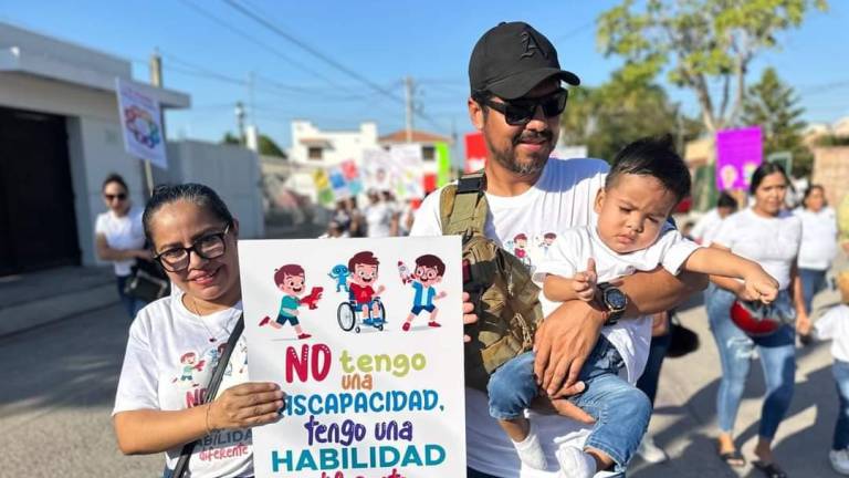 Marcha en Escuinapa para conmemorar el Día Internacional de las Personas con Discapacidad.