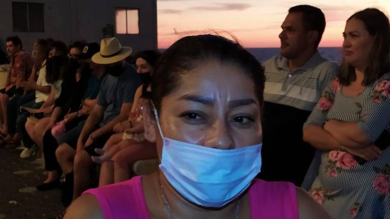 Mamá de Sugey, joven desaparecida en Mazatlán, llega a reunión con ‘El Químico’, pero este ya se había ido