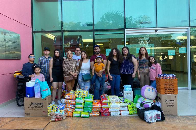 En vísperas de Navidad, Adela recuerda a su bebé entregando víveres a pacientes del Hospital Pediátrico