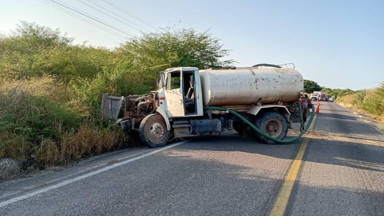 Deja accidente dos personas lesionadas en la México 15 en Escuinapa