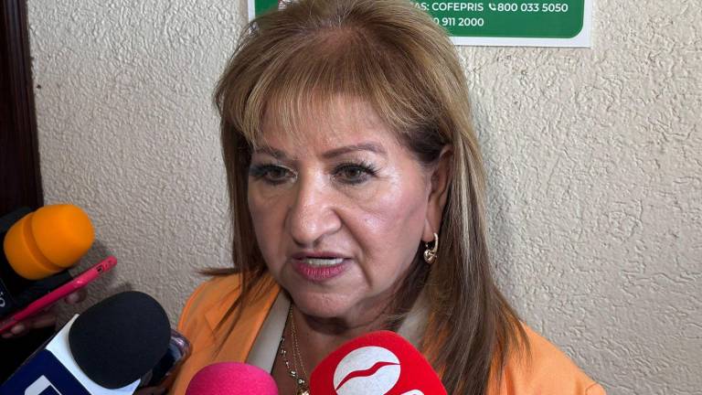 La Secretaria de las Mujeres en Sinaloa, Tere Guerra Ochoa, levanta la mano para dirigir la Jucopo cuando asuma como Diputada local.