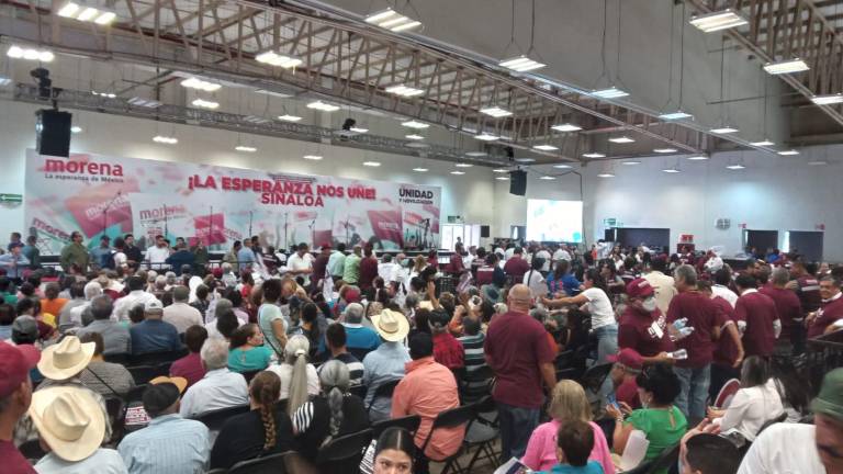 Priistas y ex priistas y diputados locales acuden a evento de Claudia Sheinbaum en Culiacán