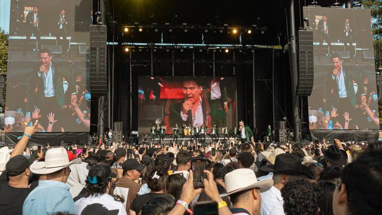 La Arrolladora Banda El Limón