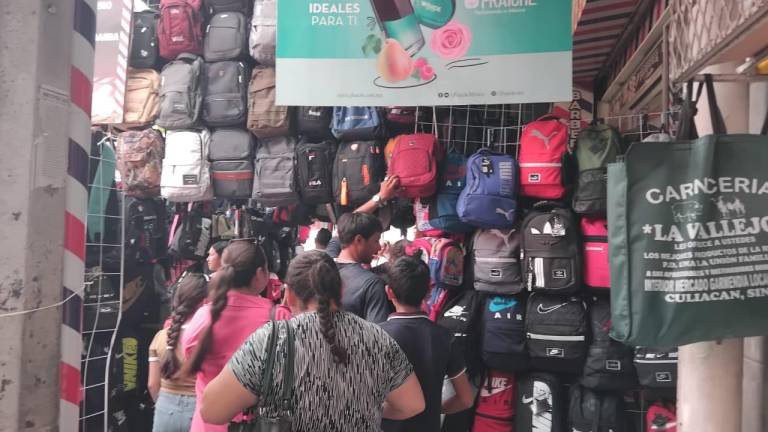 Reportan locatarios del Centro de Culiacán punto más alto en ventas a dos días del retorno a clases