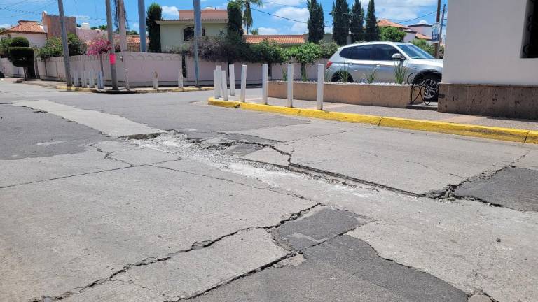 Vecinos de la Chapultepec en Culiacán denuncian baches y trabajos mal hechos de la Japac