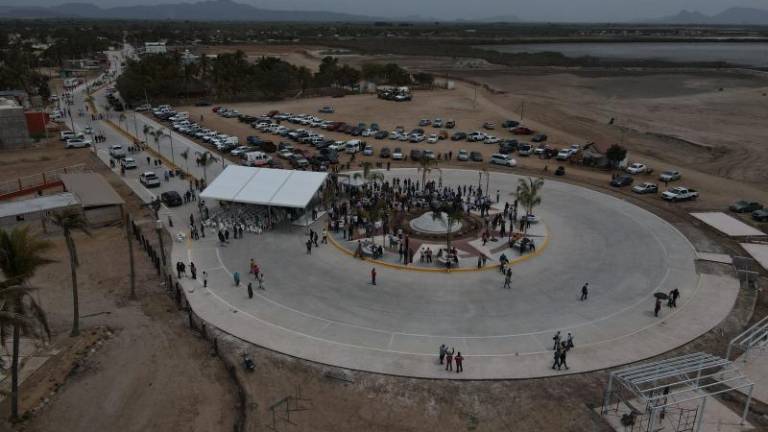 Para la obra del malecón de La Reforma se pavimentó un kilómetro y otras dos calles de 600 metros para dar acceso.