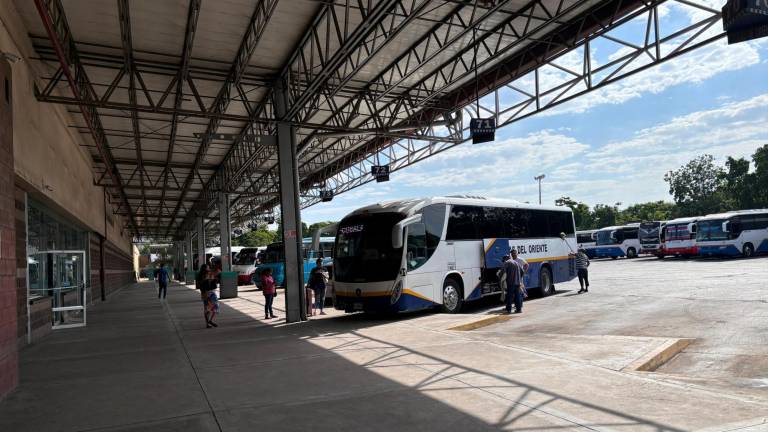 Las líneas de autotransporte operan casi con normalidad.