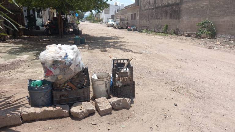 La basura se ha ido acumulando en las calles