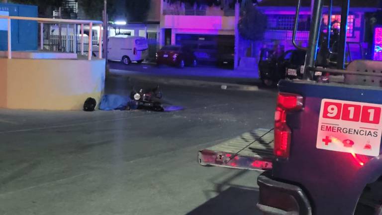 Tras persecución, asesinan a balazos a joven motociclista en Culiacán