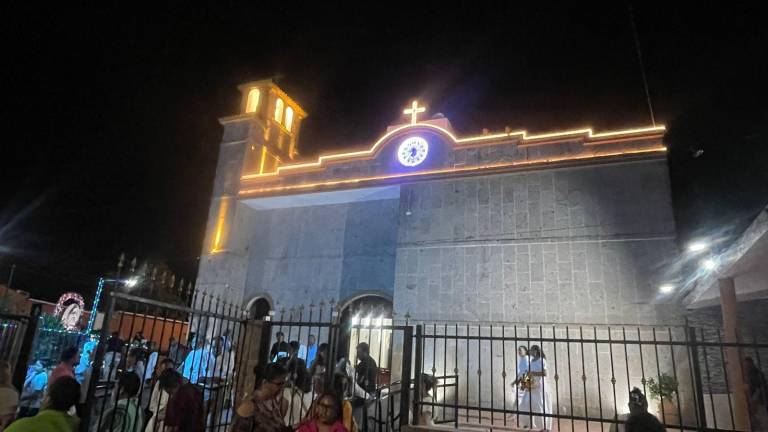 En Agua Verde inauguran reloj monumental en el templo de San José