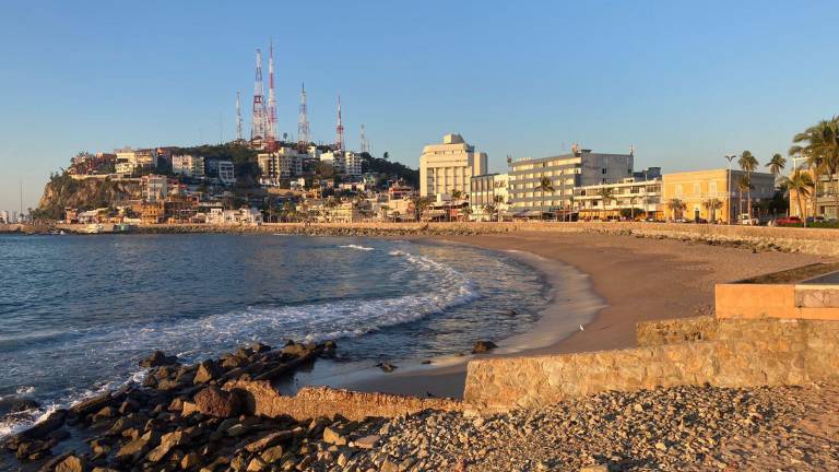 La playa de Olas Altas registró altos niveles de contaminación.