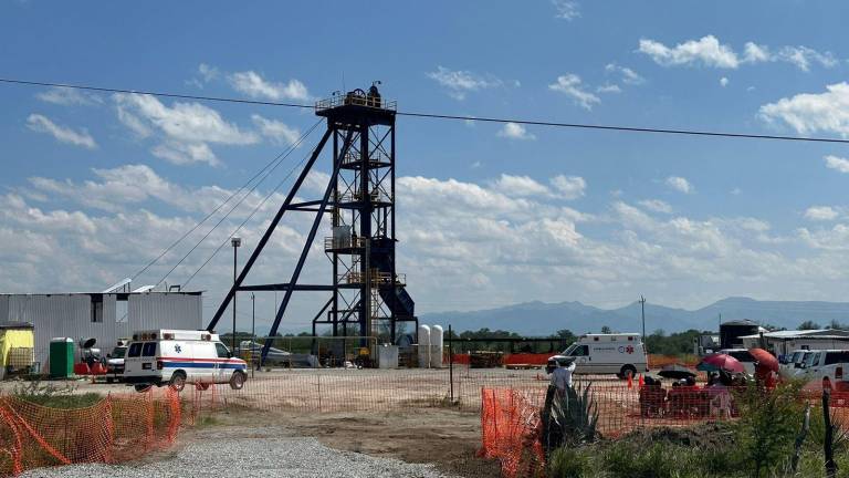 Familiares de los trabajadores de la mina de Pasta de Conchos, en Coahuila reportaron la recuperación de los primeros restos.