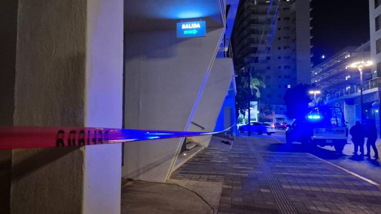 Disparan contra hombre en hotel de Zona Dorada de Mazatlán; muere al llegar al hospital