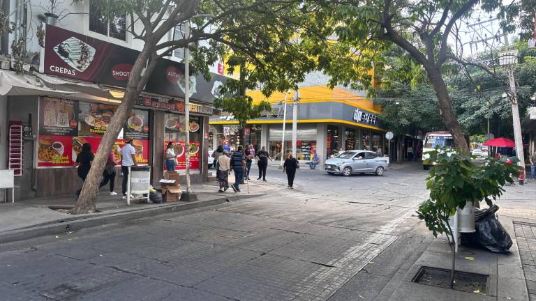 Abren con normalidad comercios del centro de Culiacán, tras noche violenta