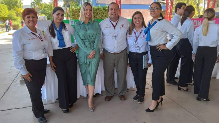 Alumnos del Cbtis 51 exponen sus proyectos en la Quinta Feria Turística Hotelera