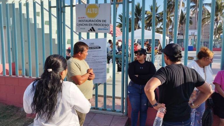 Los votantes se encontraron con que la casilla se cerró antes de tiempo.