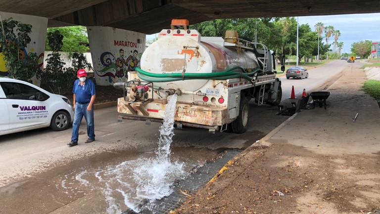 Precipitaciones dejaron mucha basura en Culiacán; se prevé posible formación de ciclón en los próximos días, alerta Protección Civil