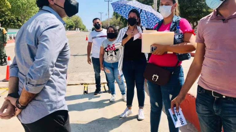 El secretario de Educación Pública y Cultura, Juan Alfonso Mejía López, hizo un recorrido por las sedes.