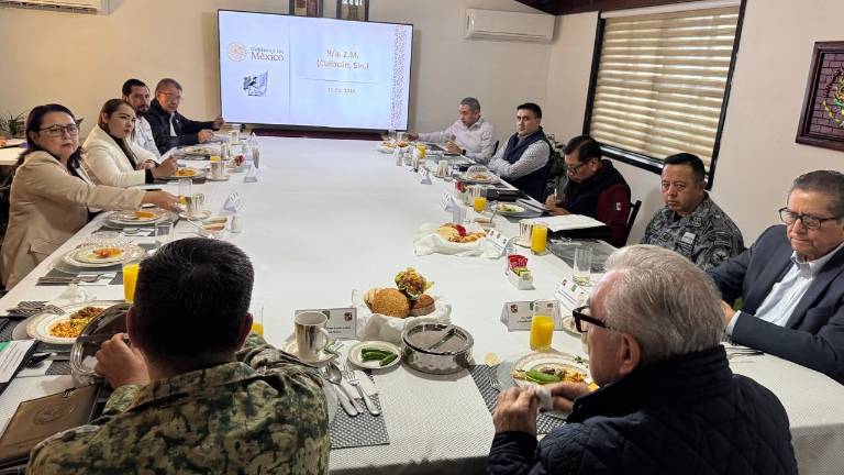 El Gobernador Rubén Rocha Moya encabeza la reunión de la mesa de coordinación estatal para la Construcción de la Paz.