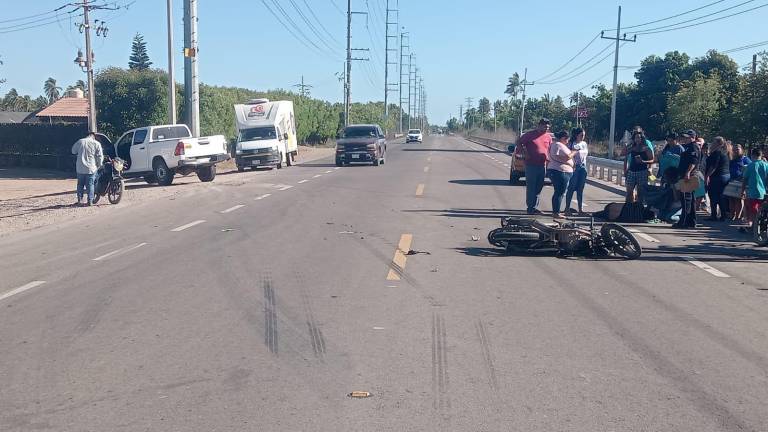 El accidente se registró por la Carretera estatal Escuinapa-Teacapán, a la altura de la comunidad de Celaya.