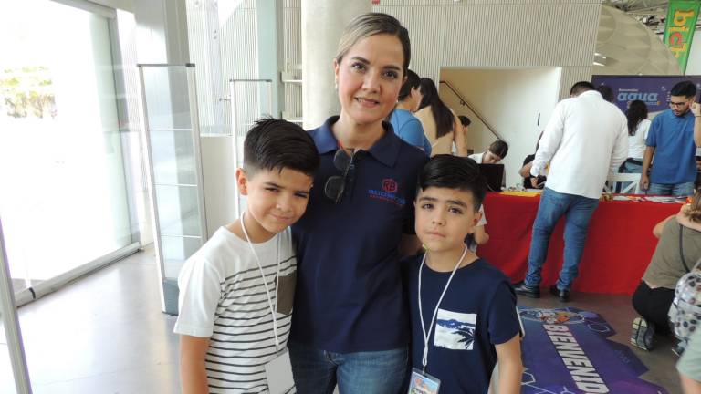 Conviven niños y niñas entre la ciencia y la diversión