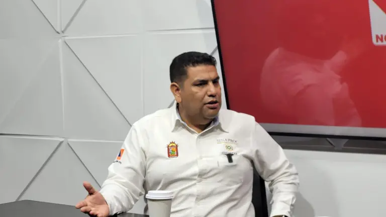 Jesús Bill Mendoza Ontiveros, coordinador de Protección Civil en Culiacán, explica las medidas ante espectaculares.