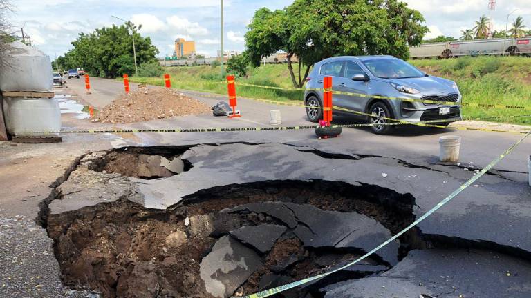 ‘Nora’ dejó incomunicados siete puntos de carreteras estatales, y 12 áreas afectadas por socavones