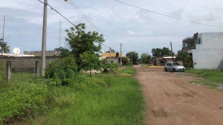 Lluvias en Escuinapa dejan sin energía eléctrica a varias comunidades