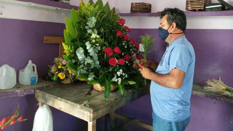 La crisis del agua en Mazatlán ‘marchita’ los negocios de flores, que registran fuertes pérdidas entre el domingo y martes