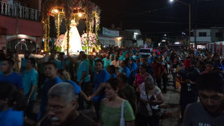 Miles de personas se dieron cita en la celebración de Nuestra Señora del Rosario, en Rosario.