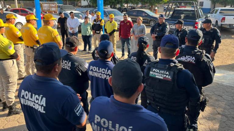 Reunión de la Alcaldesa de Rosario con personal de Seguridad Pública.