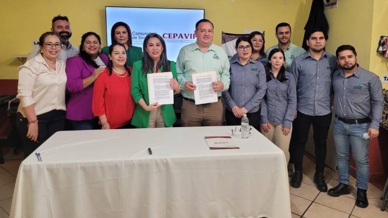 Personal de Cepavif y Comunidad Sinaía firman un convenio de colaboración.