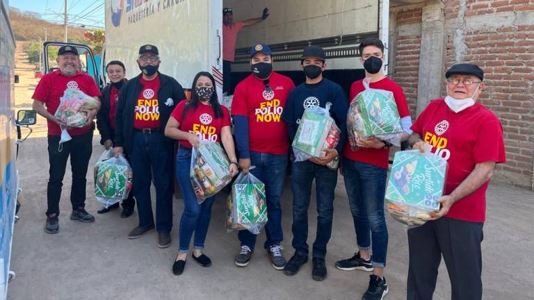 El Club Rotario Culiacán Oriente en la preparación de la jornada de trabajo.