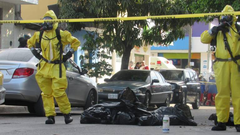 Pleito entre vecinos en la colonia Juárez, en Mazatlán, termina con un derrame de material químico y alarma en la gente