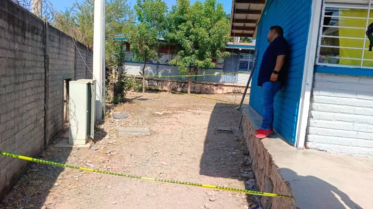 Moviliza a cuerpos de auxilio un cortocircuito en subestación de primaria en Escuinapa