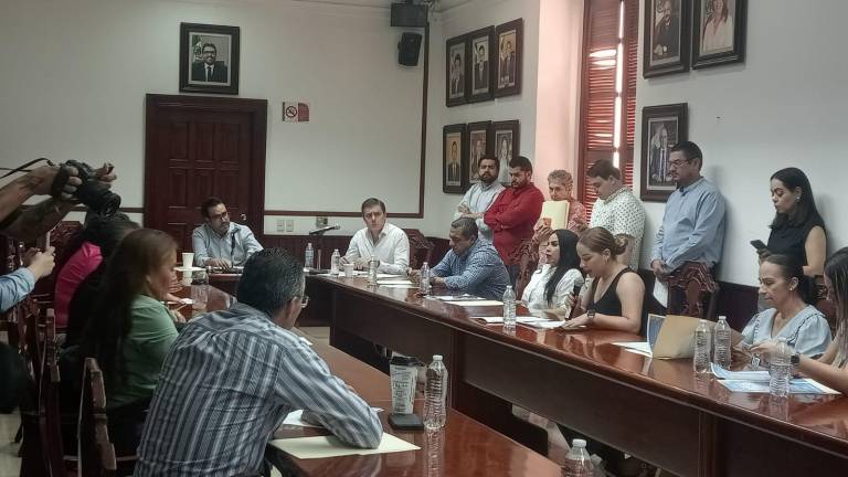 En sesión de Cabildo se aprobó el decreto para la convocatoria al Premio Coltzin al Mérito Ciudadano 2024.