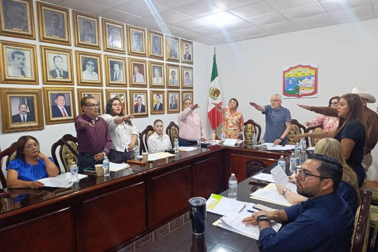 Piden regidores en Escuinapa dar prioridad al agua, recolección de basura y alumbrado