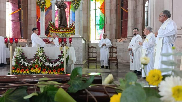 El Obispo Mario Espinosa pidió a San Francisco de Asís ser intercesor para librar al Estado y al municipio.