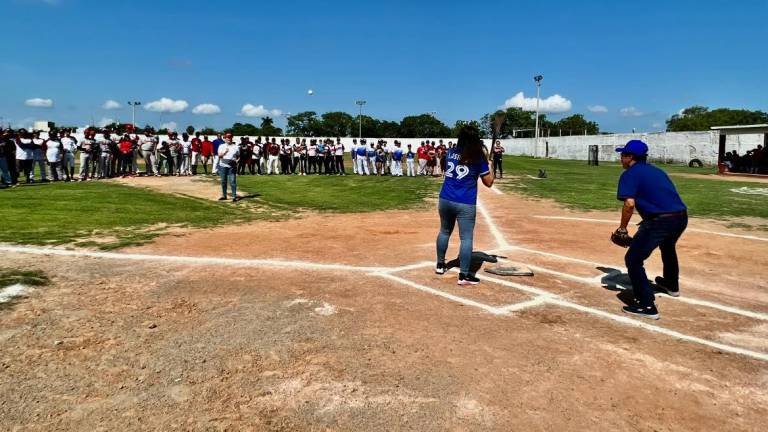 Inaugura Alcaldesa Liga de Béisbol Tercera Fuerza ‘Rafael Palomares Rodríguez’, en Escuinapa