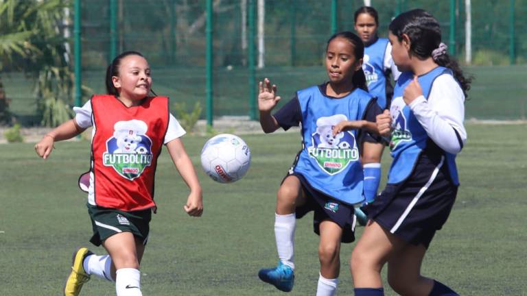 Primaria Salvador Allende elimina a Colegio SAM en la rama femenil.