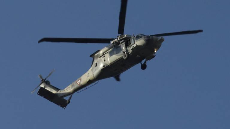 Soldados y helicópteros se desplazan cerca de la Tercera Región Militar como parte de los preparativos para la visita de la Presidenta Claudia Sheinbaum.