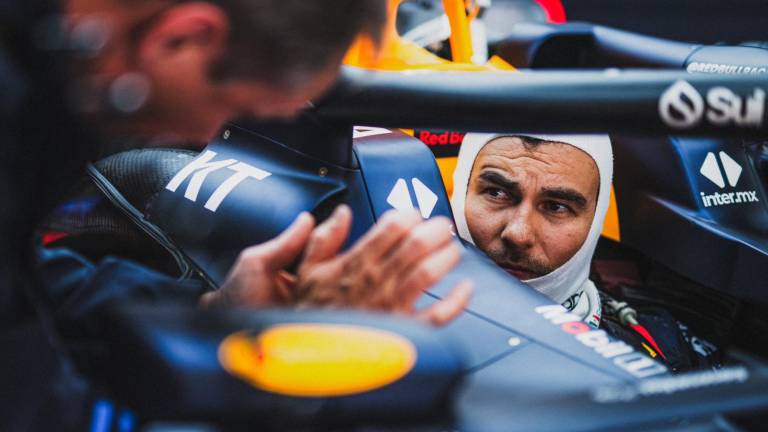 Sergio “Checo” Pérez, en el garage de Red Bull.