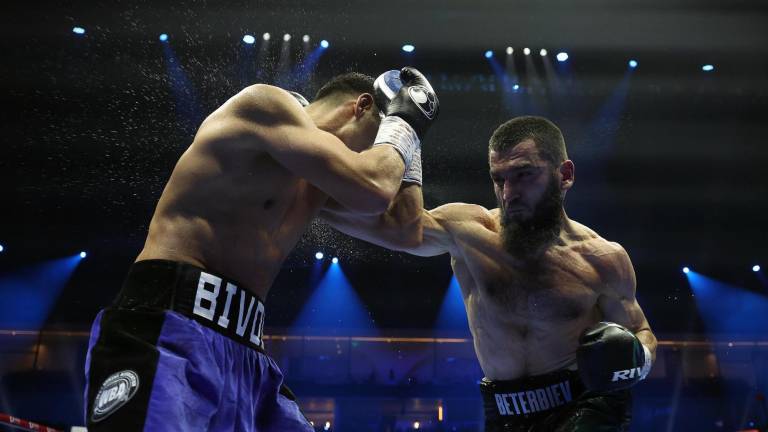 Beterbiev vence a Bivol y se corona Campeón Indisputado en 175 libras