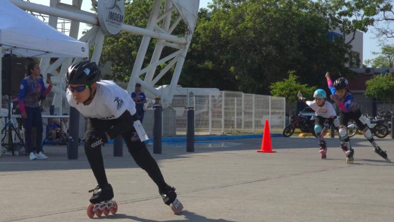 Más de 30 patinadores se dieron cita en el evento.