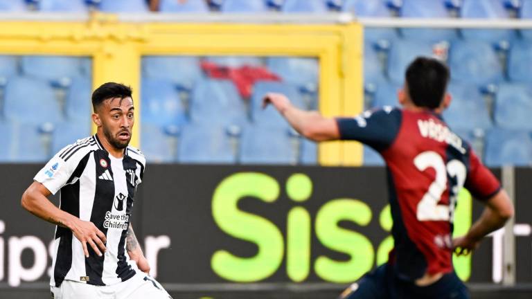 Johan Vásquez y el Genoa no pudieron frenar a la “Juve”.