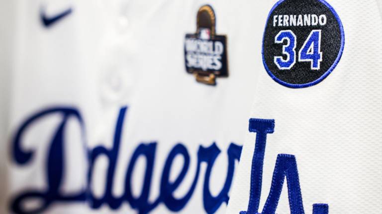 Dodgers honrarán a Fernando Valenzuela en su uniforme de la Serie Mundial y de la temporada 2025