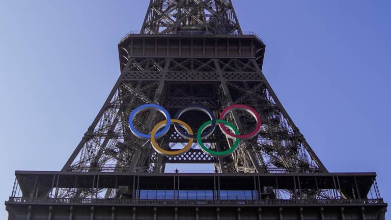 La Torre Eiffel se pone en modo olímpico.