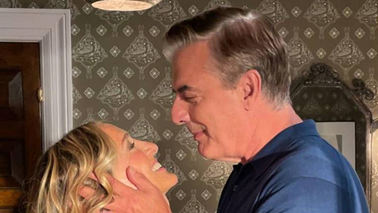 Regresa Chris Noth a los escenarios después de ser acusado abuso sexual